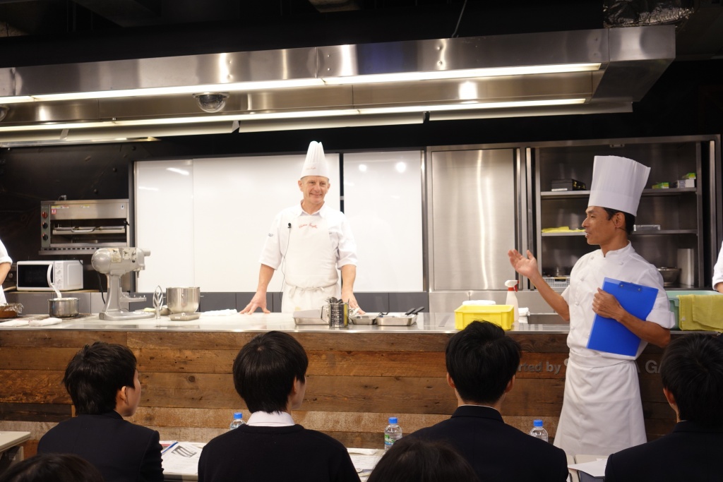 フランス人パティシエ キャメラ先生の授業 パティシエコース お知らせ 昇陽中学校 高等学校